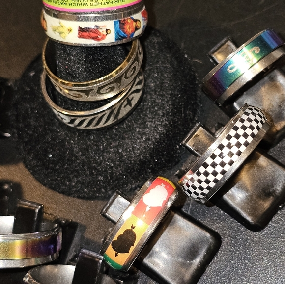 Rings Q - Picture 5 of 8